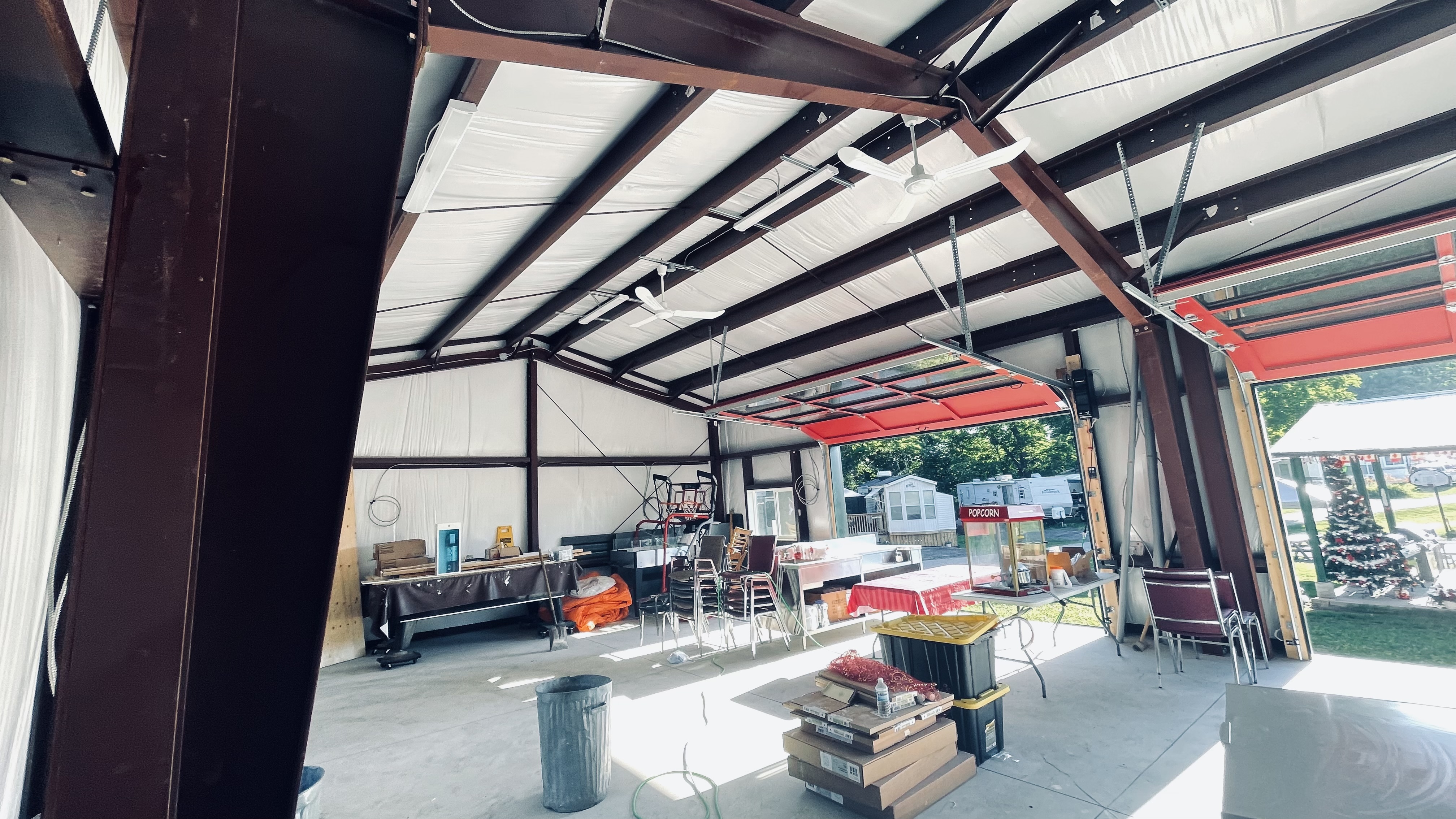 26x52x12_steel_rec_building_santasvillage_kodiak_steel_buildings_05